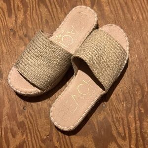 Matisse beach sandal size 8